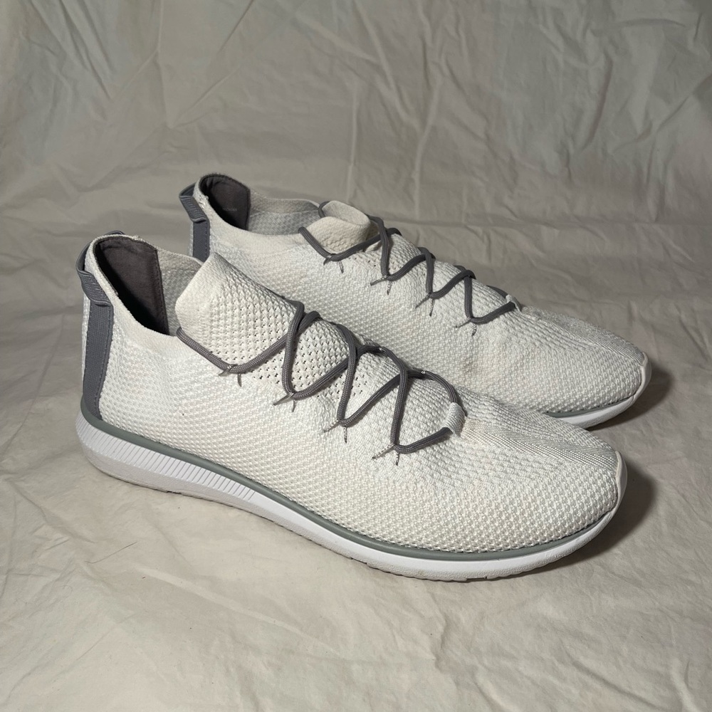 Eileen Fisher Women’s Fly Knit Renew Low Top Athletic Shoes